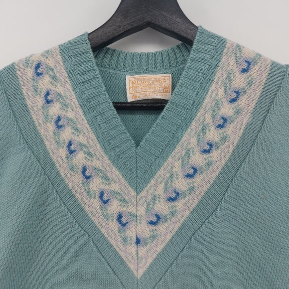 Pendleton knit vest  100% vergin wool Size Medium - Picture 2 of 4